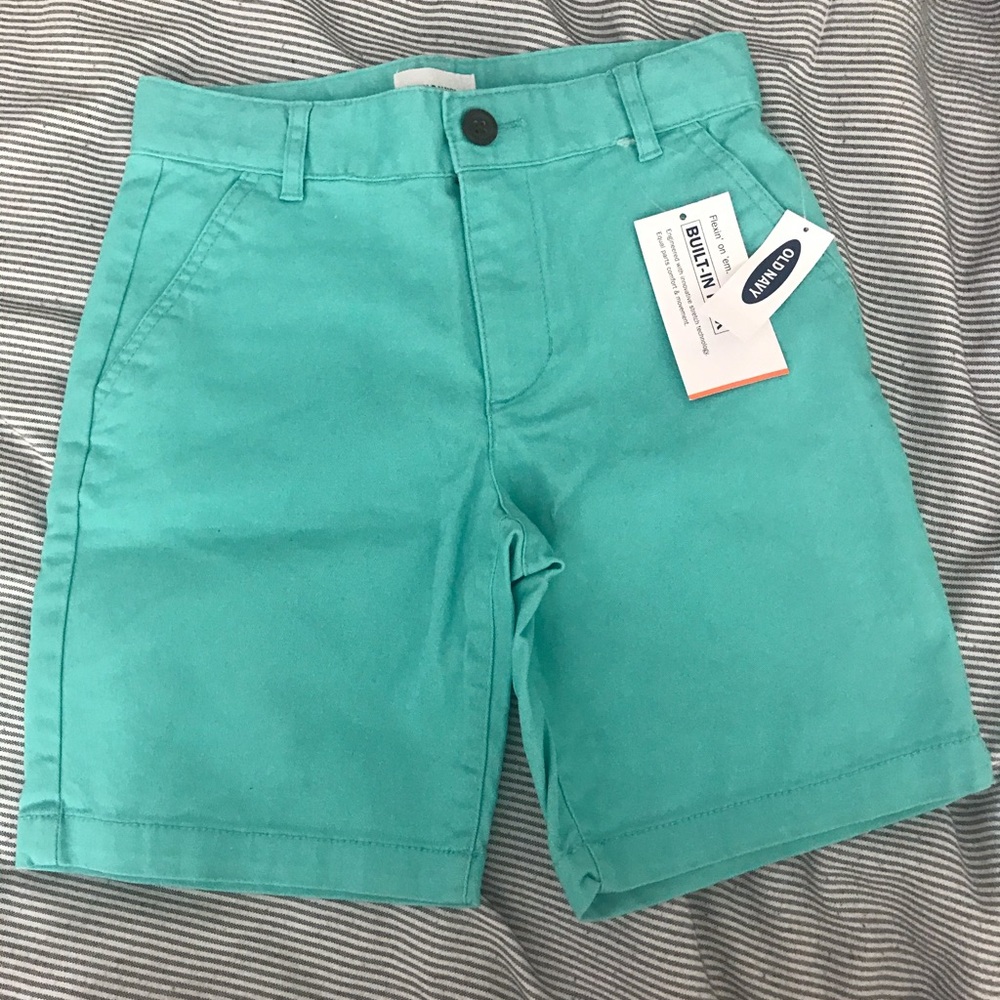 Boys Built-In Flex Twill Straight Shorts.